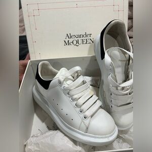 ALEXANDER MCQUEEN OVERSIZED SNEAKERS 36 1/2